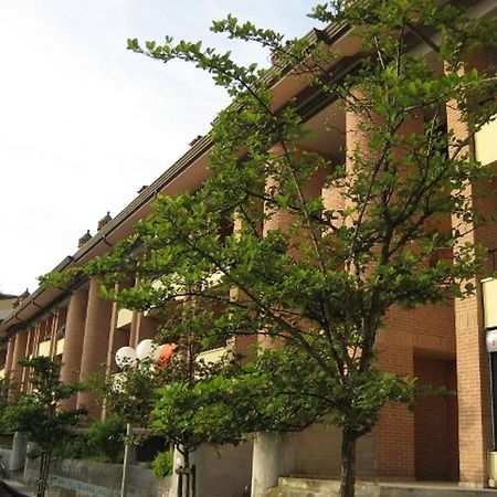 Isola Del Sole Apartment Grado Bagian luar foto