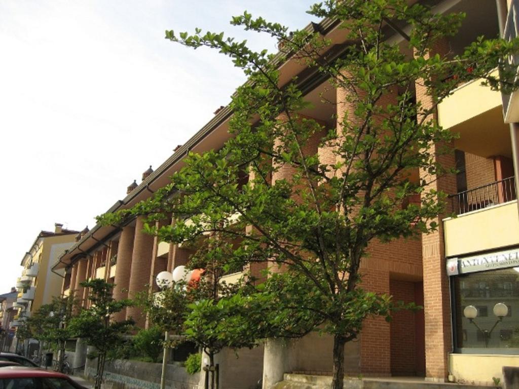 Isola Del Sole Apartment Grado Bagian luar foto